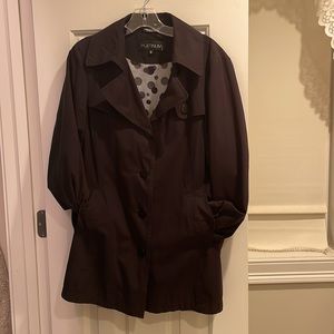 Womens spring/fall/light rain coat black